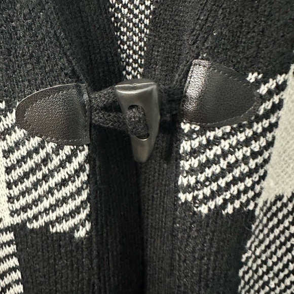 NWT What’s Next Long Cardigan with toggle closure size 1X - Picture 3 of 4